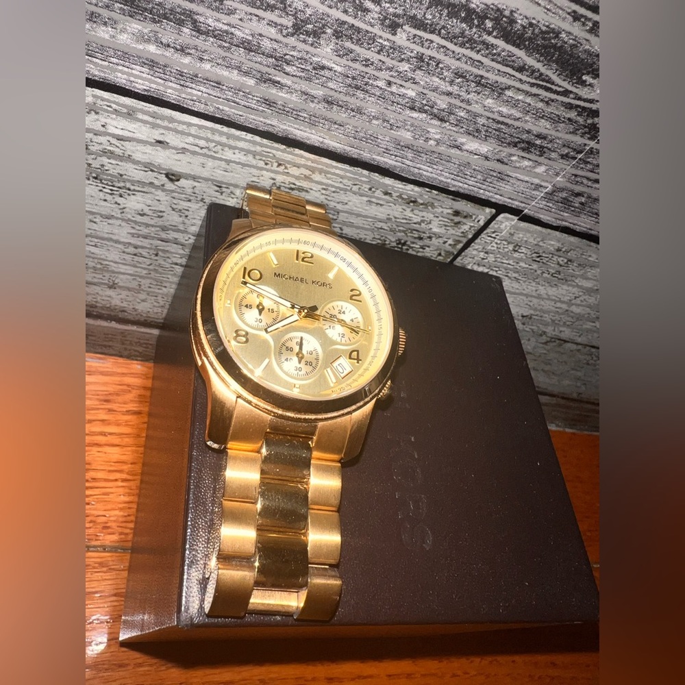 Michael Kors watch with Box